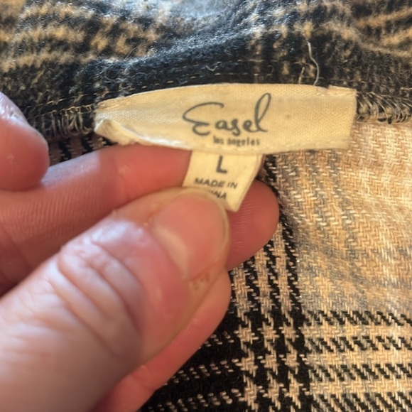 Easel L shacket. Terrific condition. Muted colors. - Picture 2 of 5